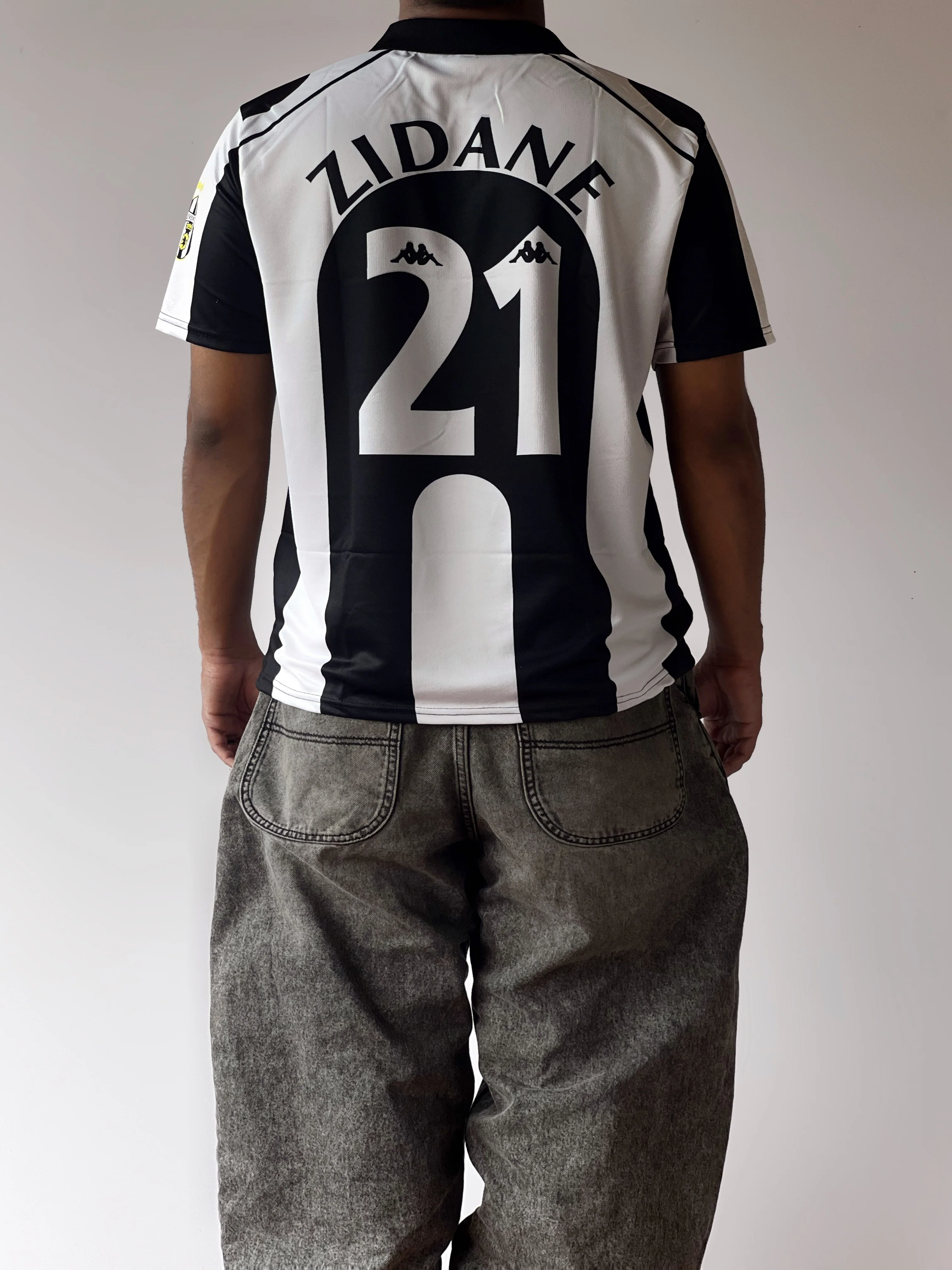 JUVENTUS ZIDANE HOME RETRO 97/98 - Image 3